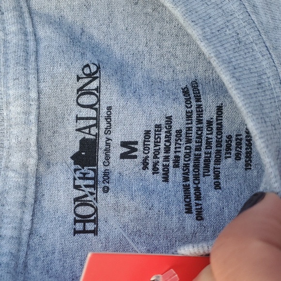 NWT Home Alone Merry Christmas Ya Filthy Animal Short Sleeve Graphic T-Shirt - Picture 3 of 6